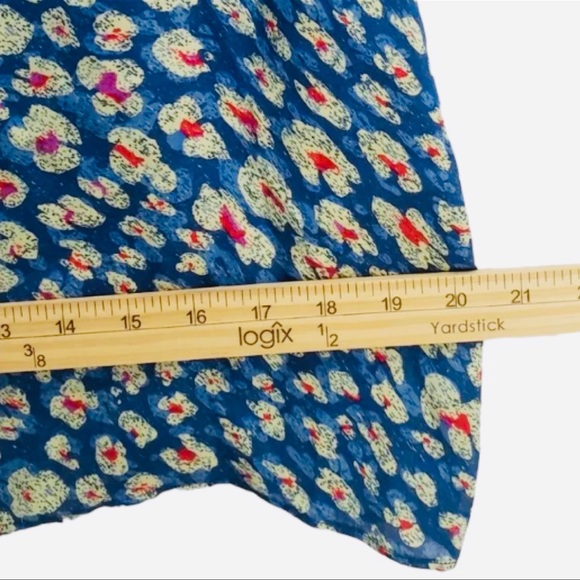 Cabi Flutter Sleeve Crossover-Back Button Detail Blouse, Size Medium - NWOT - Picture 7 of 11